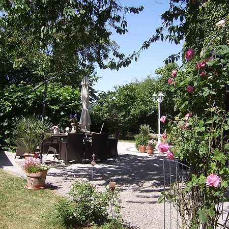 Romantikzimmer Im Antiquariat Sonnschied Exteriér fotografie