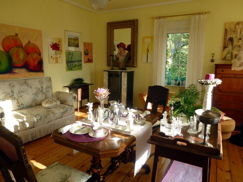 Romantikzimmer Im Antiquariat Sonnschied Exteriér fotografie
